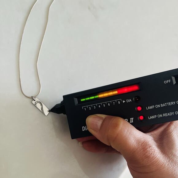 The Kiss Silver Pendant With Small Diamond Chip, silver chain "With you everyday - Picture 7 of 11